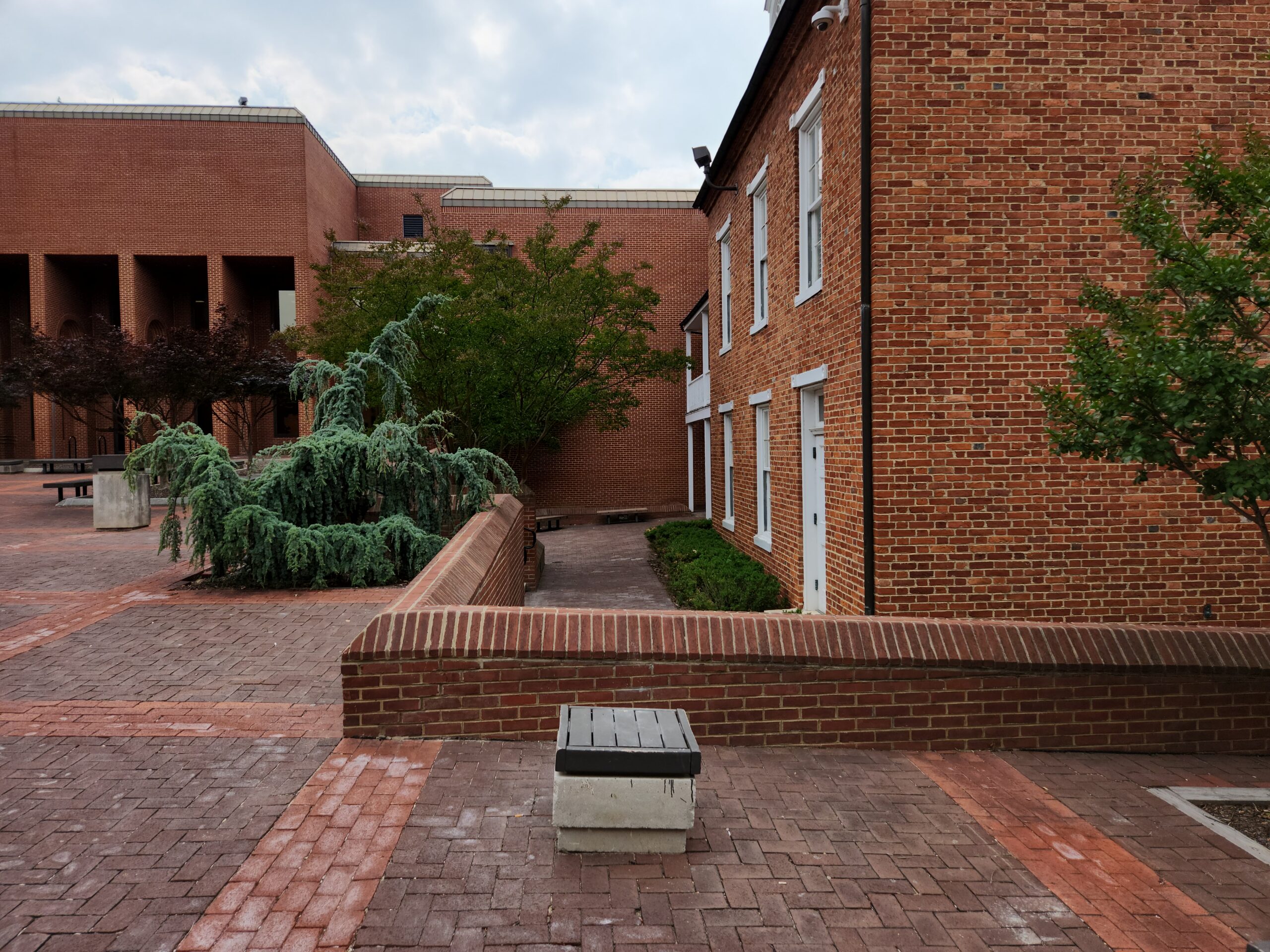 <div class='container'>Frederick County Courthouse Multi-Service Center</div>
