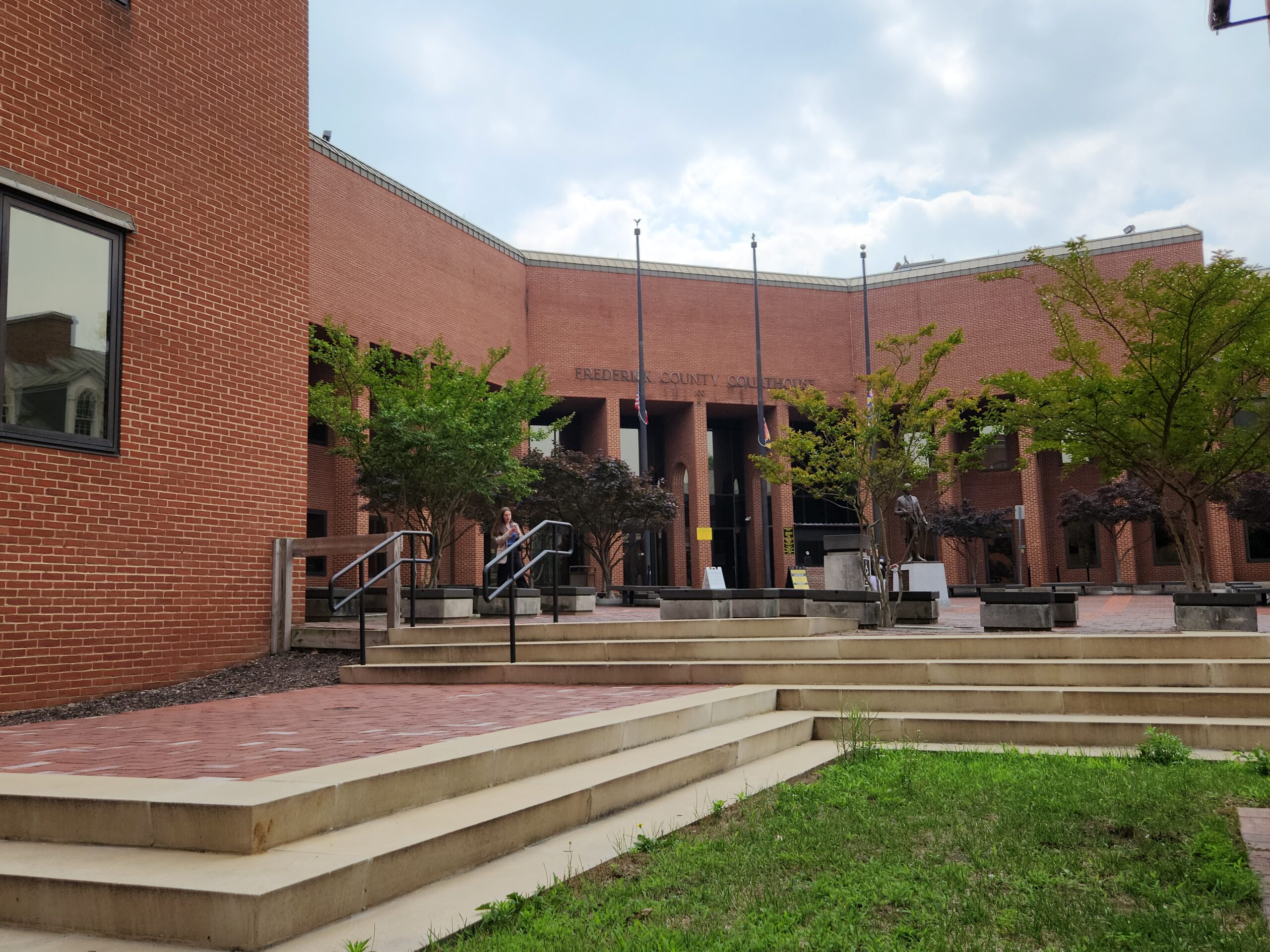 <div class='container'>Frederick County Courthouse Multi-Service Center</div>