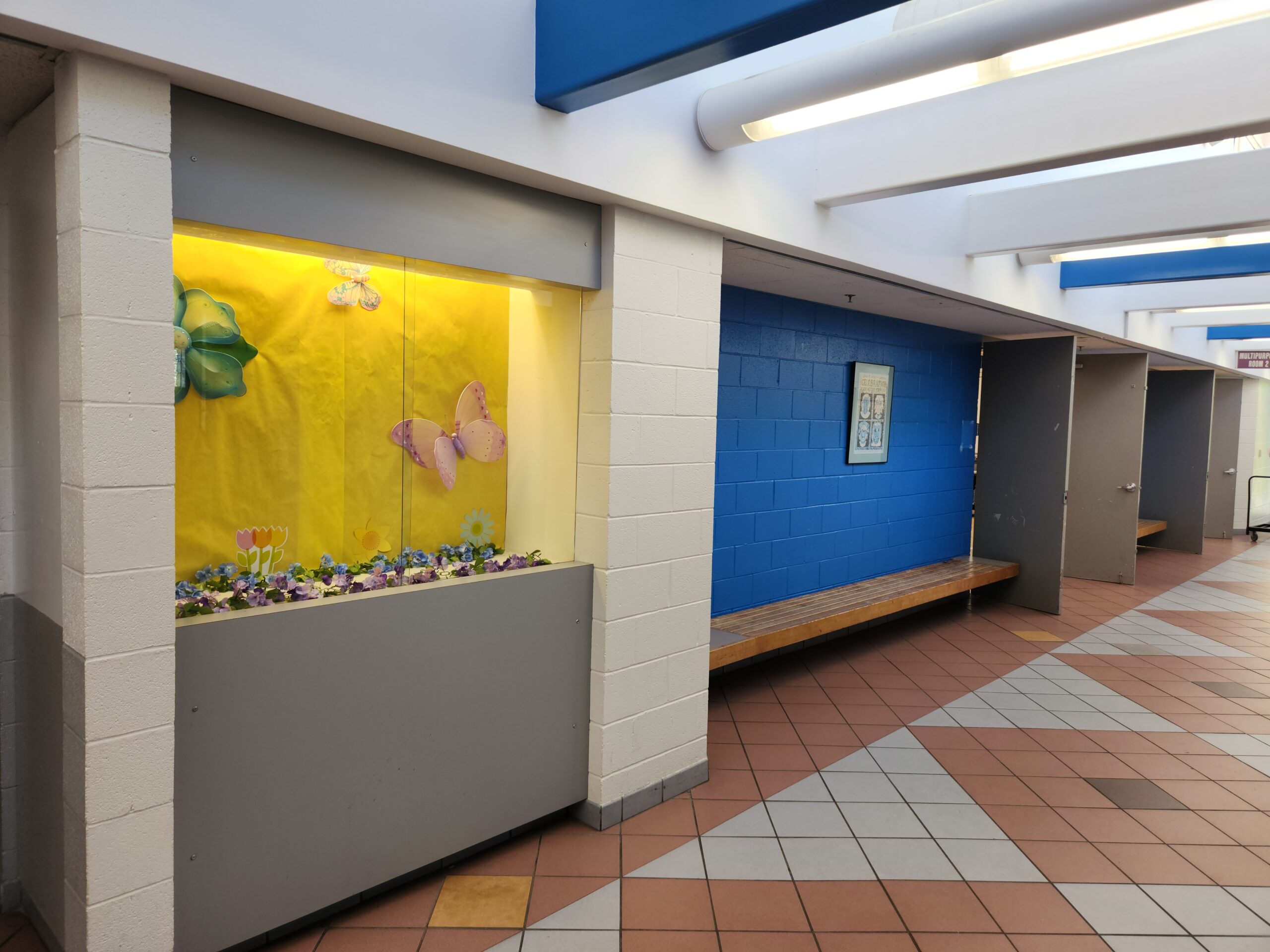 <div class='container'>Perrywood Community Park School Center</div>