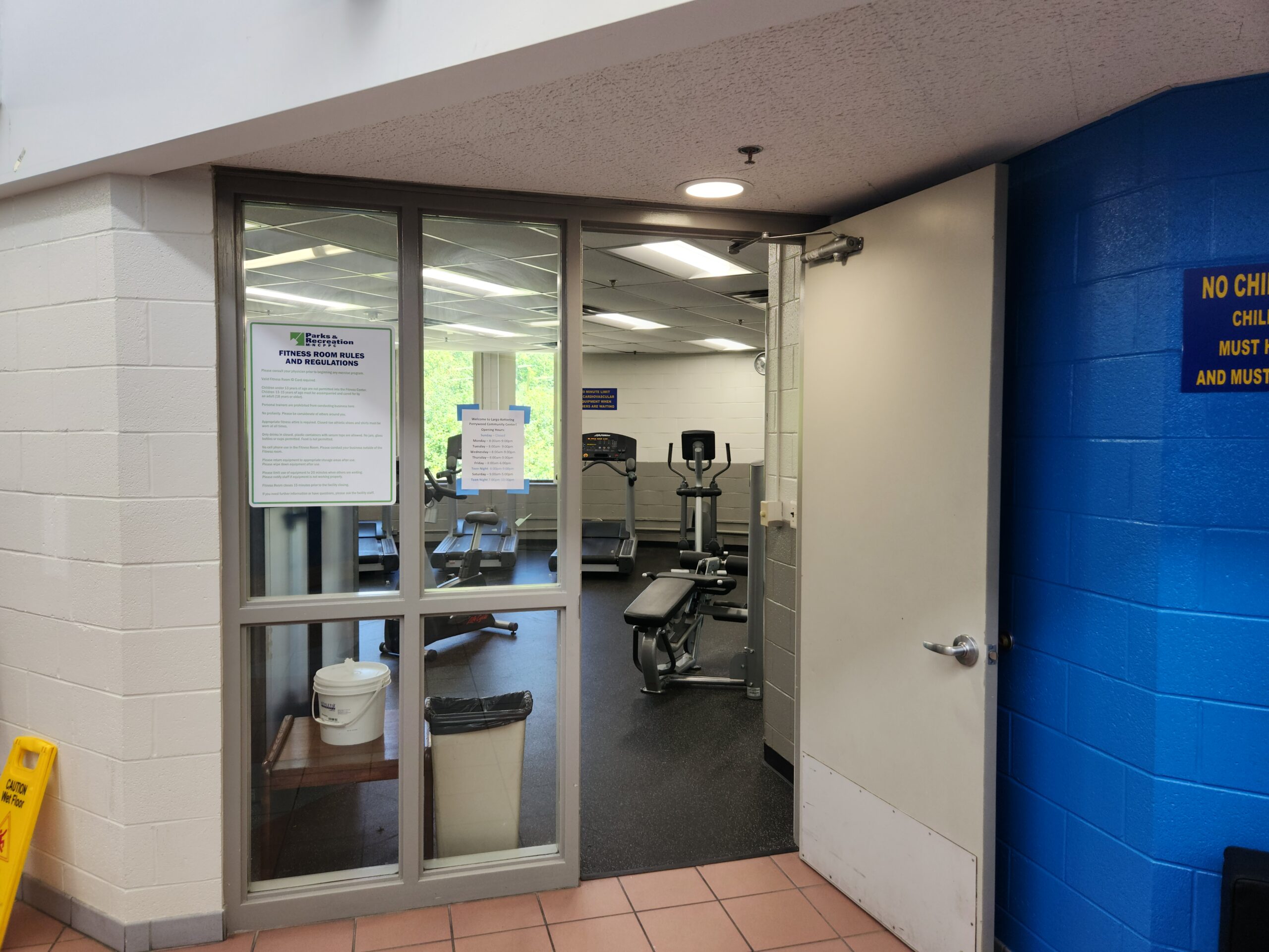 <div class='container'>Perrywood Community Park School Center</div>