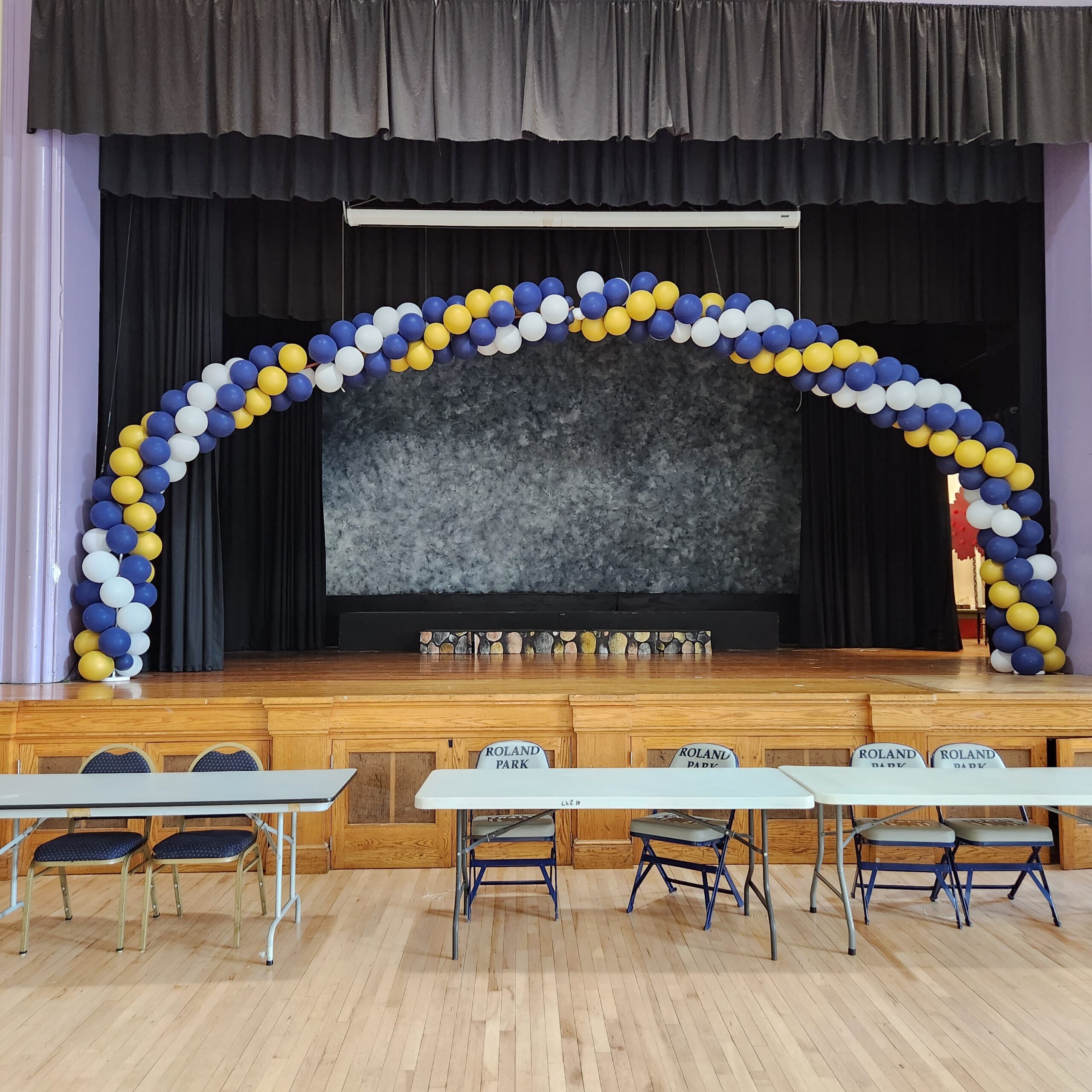 <div class='container'>Roland Park Elementary/Middle School</div>