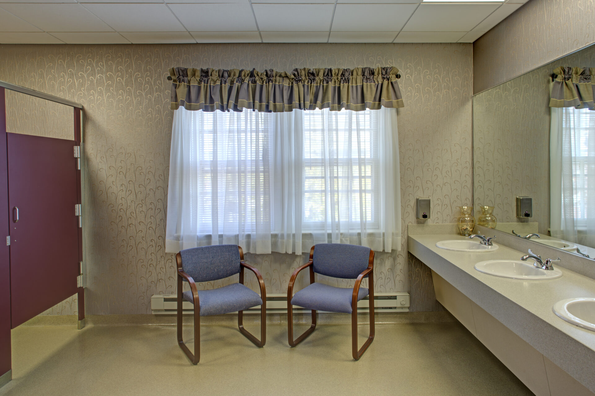 <div class='container'>All Saints Evangelical Lutheran Church</div>