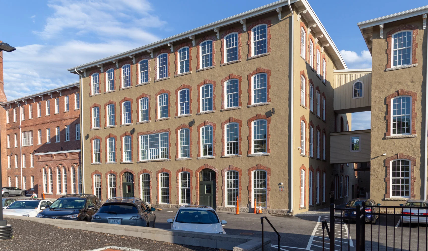 <div class='container'>The Lofts at Pontiac Mills</div>