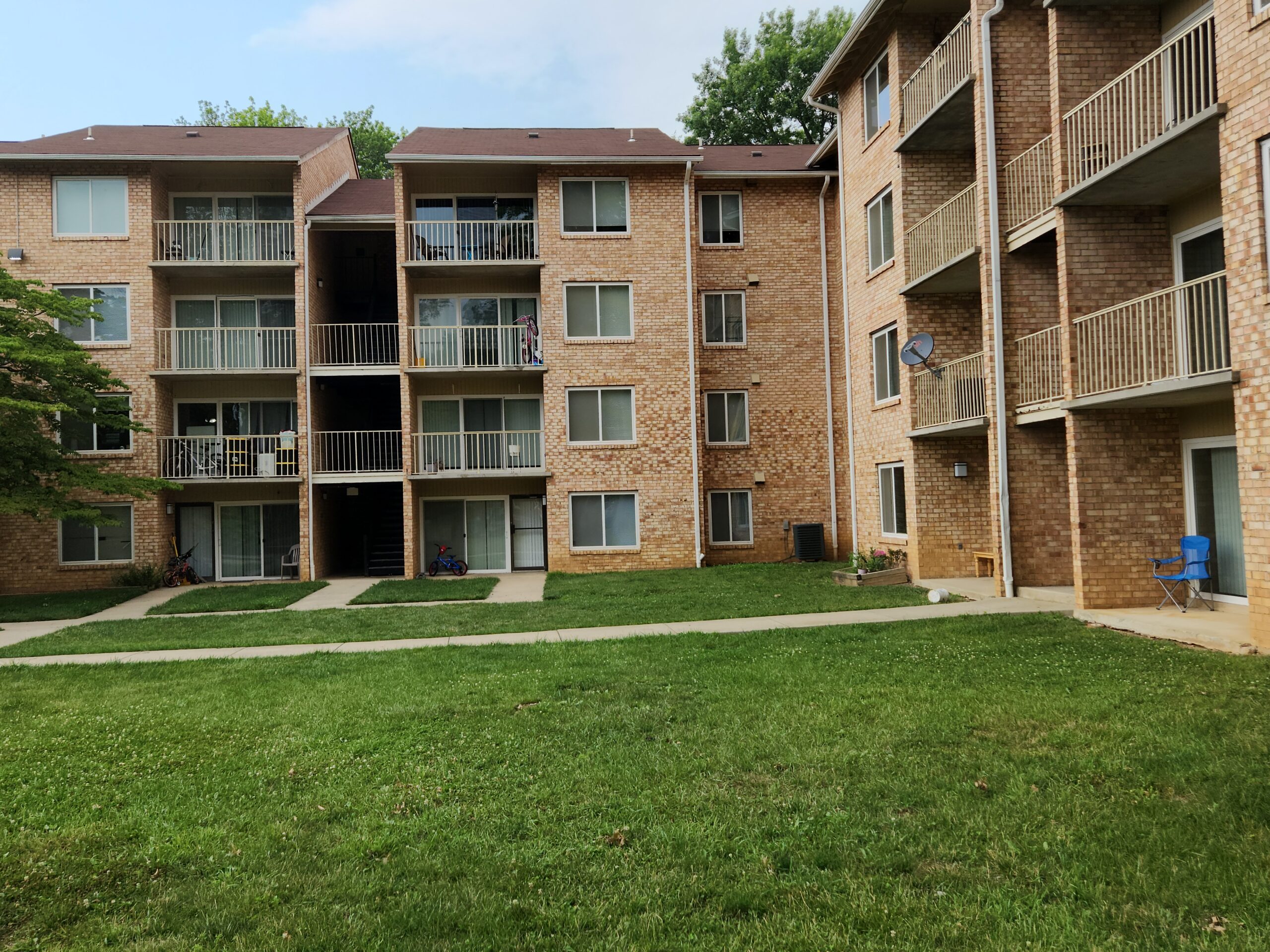 <div class='container'>Willowdale Crossing</div>