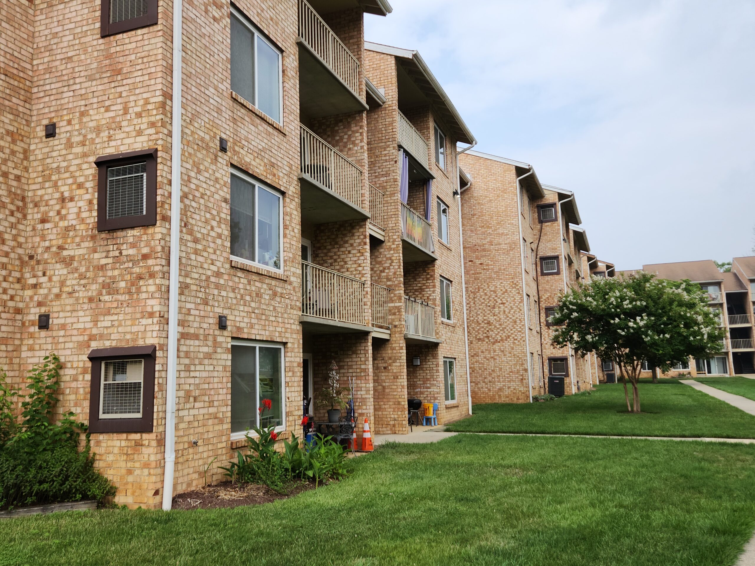 <div class='container'>Willowdale Crossing</div>