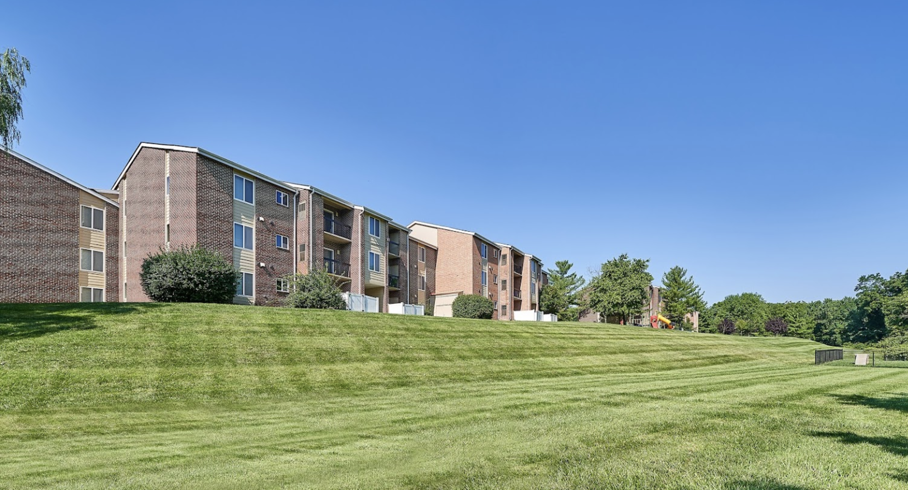 <div class='container'>Willowdale Crossing</div>